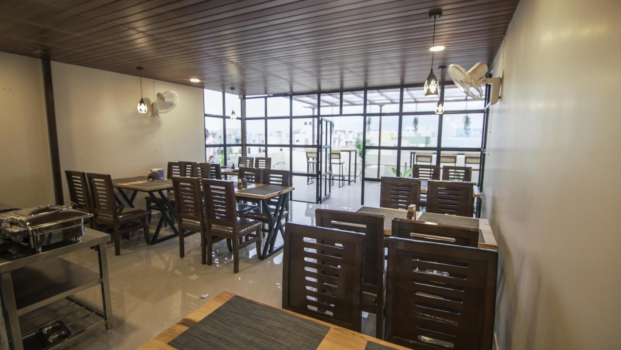 Radhe Suites Haiderabad Buitenkant foto
