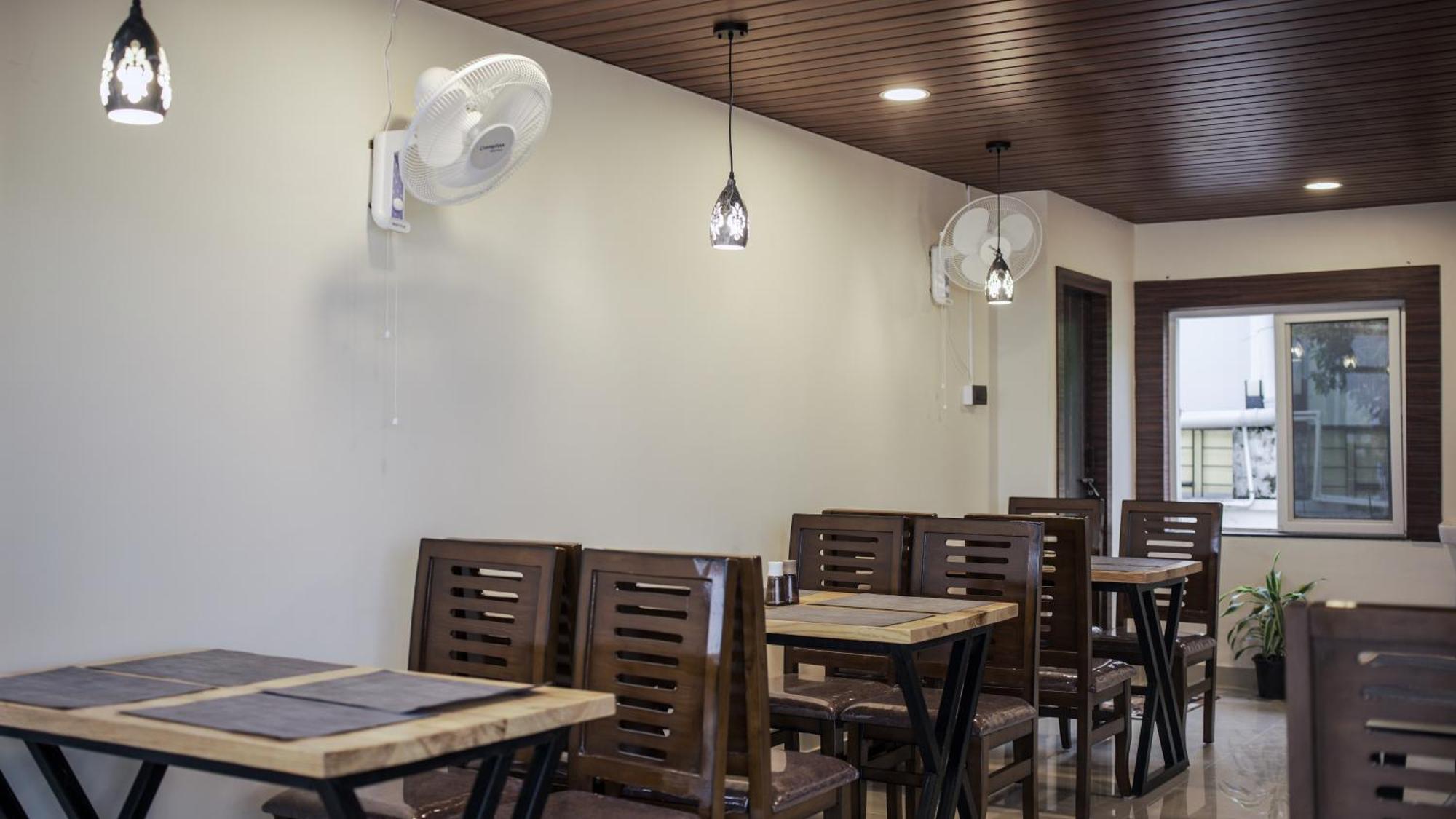Radhe Suites Haiderabad Buitenkant foto