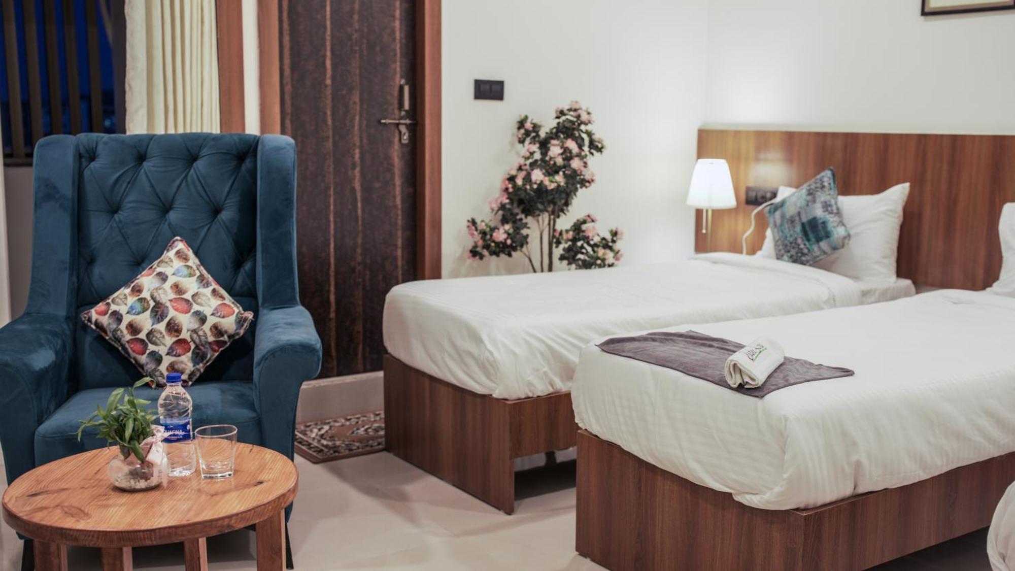 Radhe Suites Haiderabad Buitenkant foto