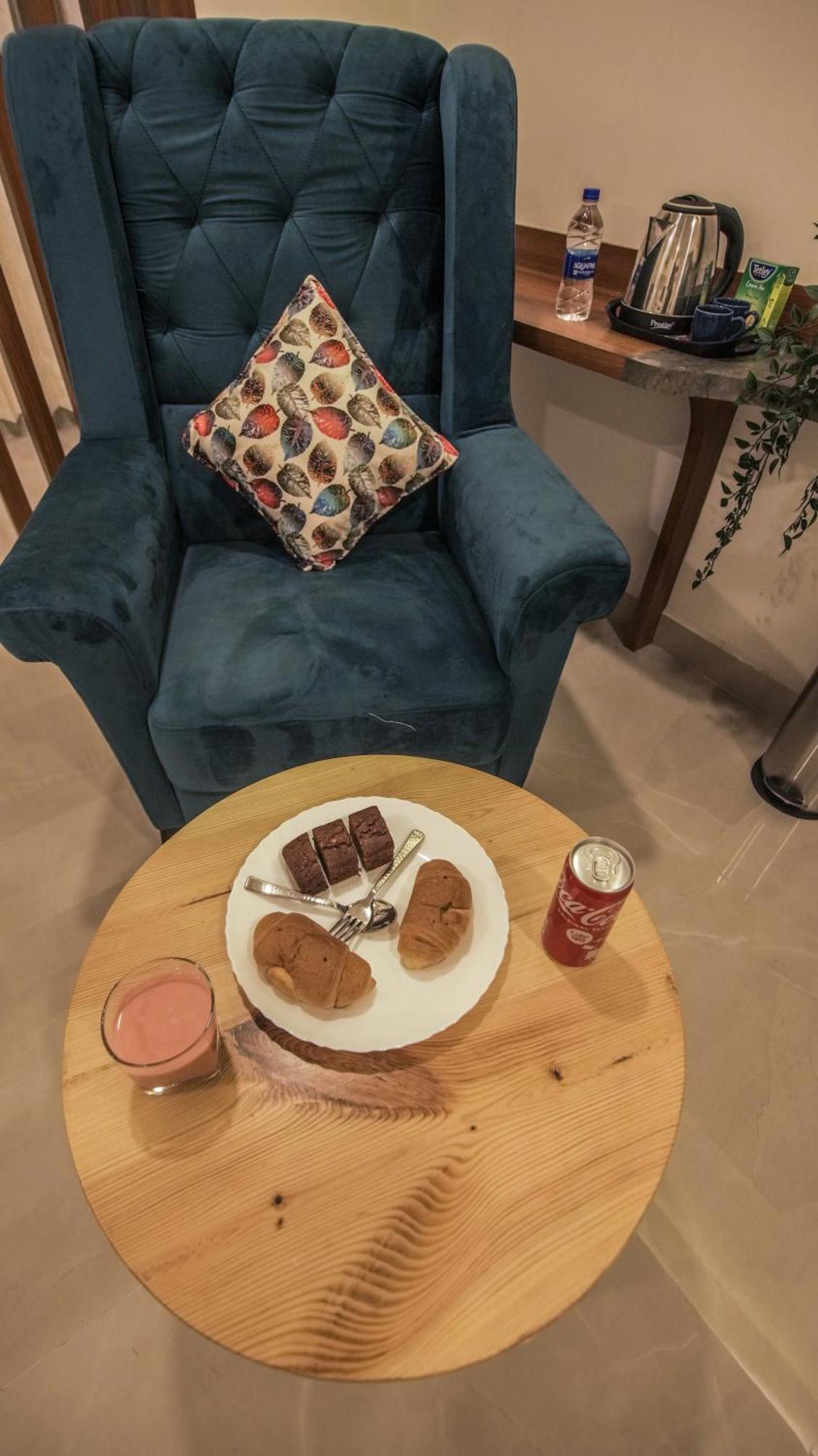 Radhe Suites Haiderabad Buitenkant foto