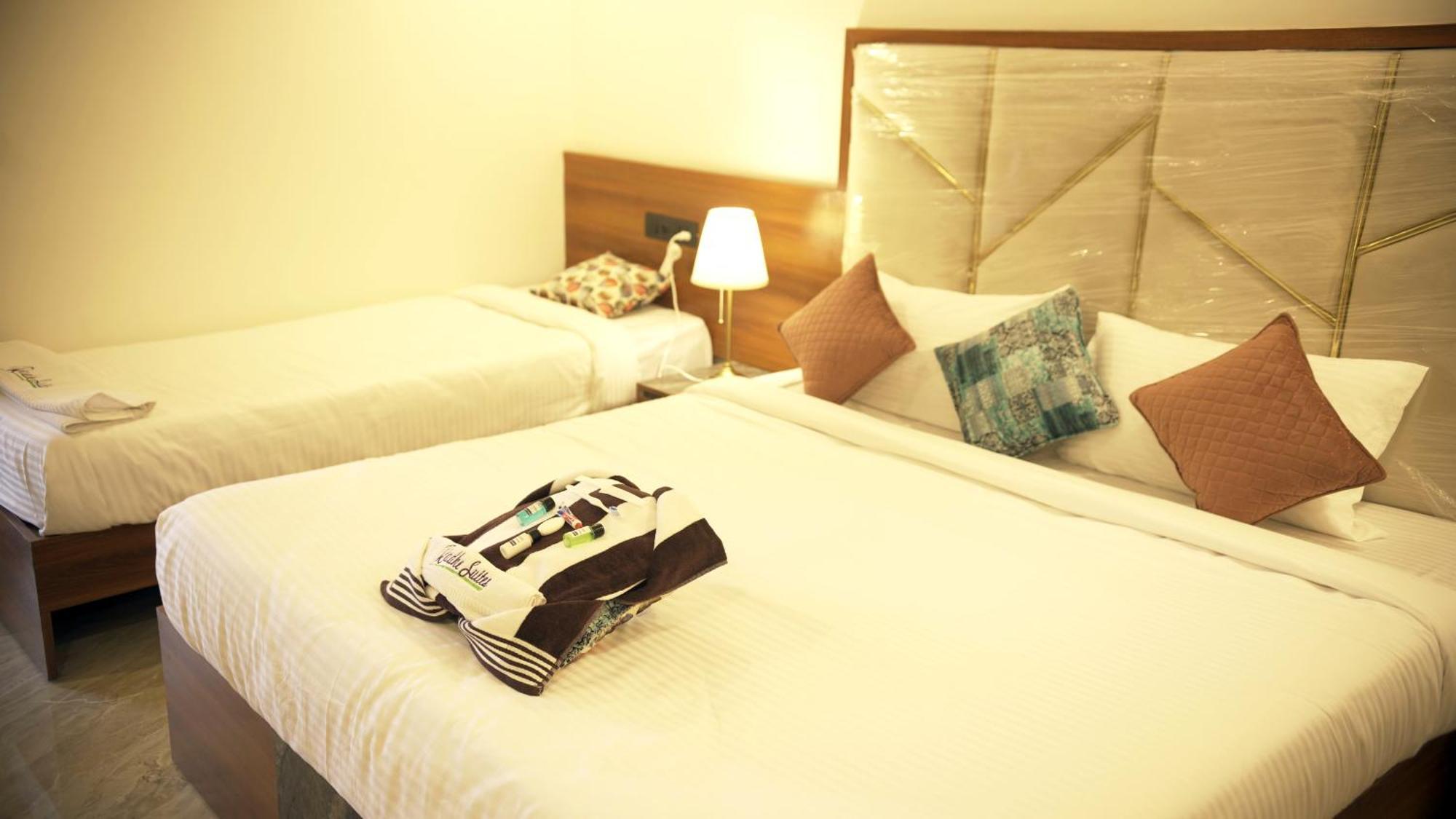 Radhe Suites Haiderabad Buitenkant foto