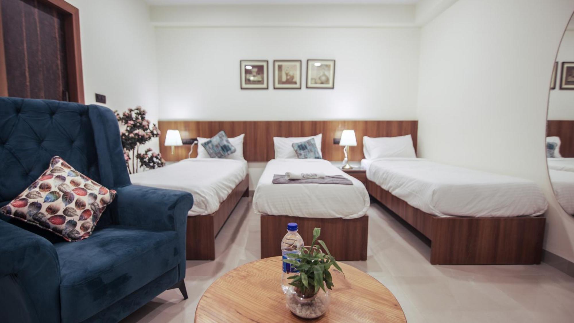 Radhe Suites Haiderabad Buitenkant foto