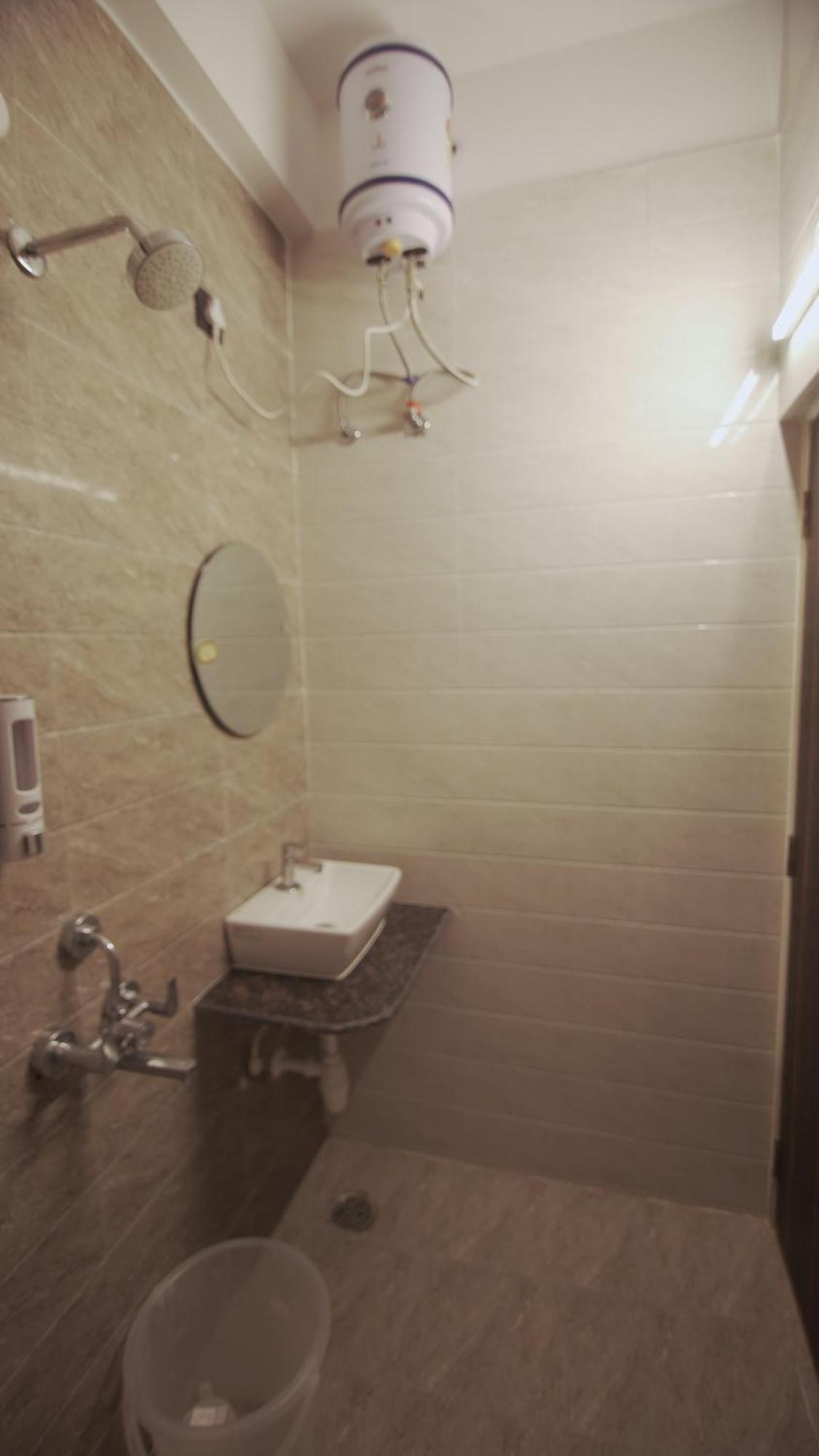 Radhe Suites Haiderabad Buitenkant foto